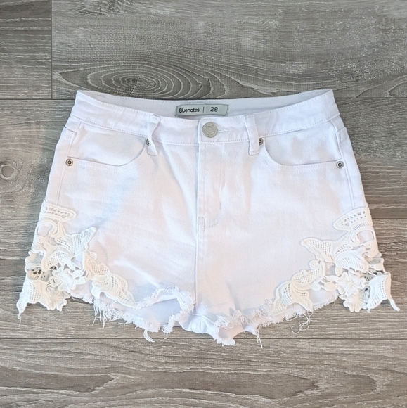 Bluenotes White Denim  Shorts with Cutout Lace Detail | Size 8 - Picture 1 of 4